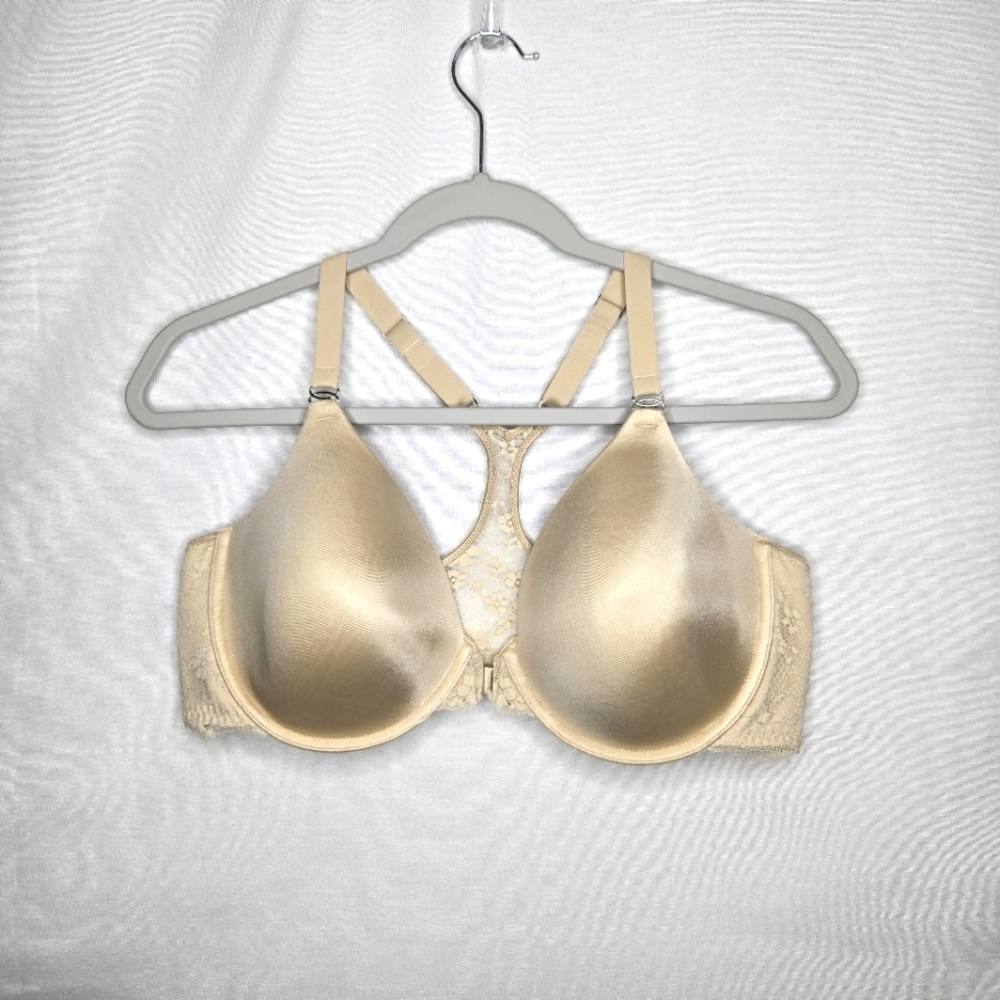 Maidenform Bra. Front Closure, Padded, Underwire. Nude, Size 40D.